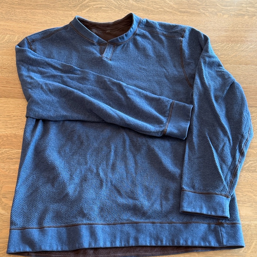 Tommy Bahama Men's Navy and Burgundy Reversible sweater sweatshirt